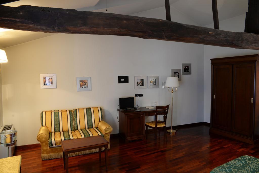 Villa Chiara Hotel Canelli Exterior photo
